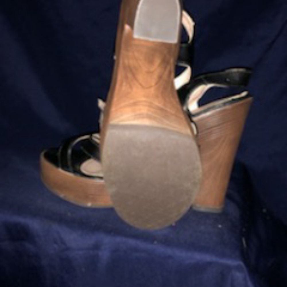 Shoes - Picture 4 of 4